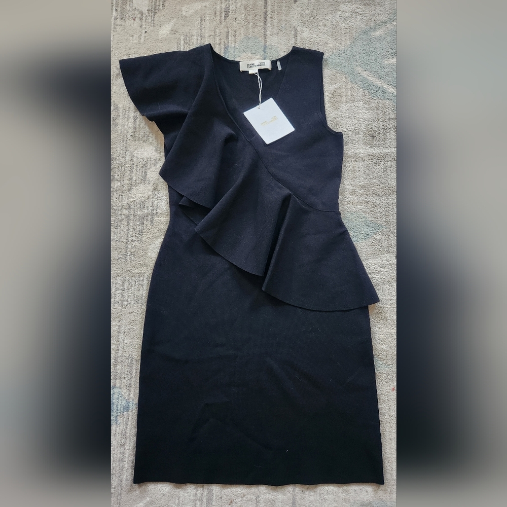 Diane Von Furstenberg Sleeveless Asymmetric Ruffle Dress. Size Small. Black. NEW